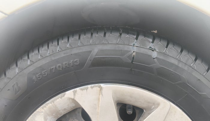 2018 Hyundai Eon MAGNA +, Petrol, Manual, 53,187 km, Left Front Tyre Tread