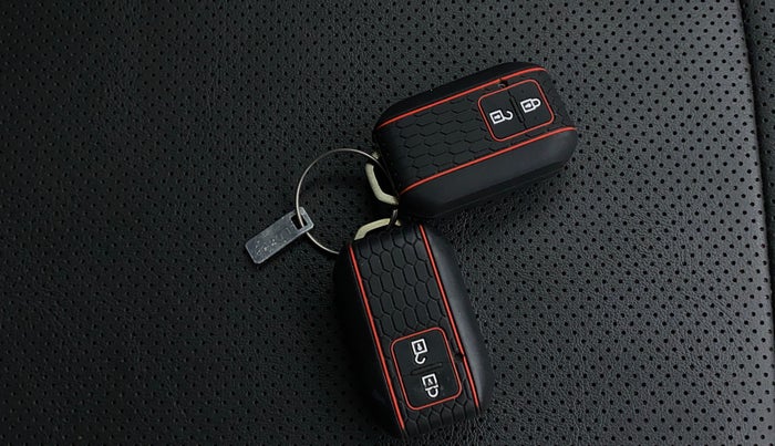 2022 Maruti XL6 ALPHA PLUS MT, Petrol, Manual, 29,112 km, Key Close Up