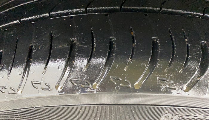 2022 Maruti XL6 ALPHA PLUS MT, Petrol, Manual, 29,112 km, Left Rear Tyre Tread