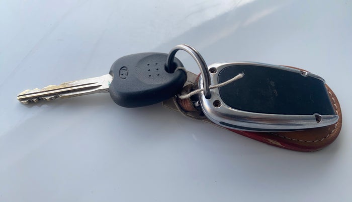 2022 Hyundai GRAND I10 NIOS ERA 1.2 KAPPA VTVT, Petrol, Manual, 58,830 km, Key Close Up