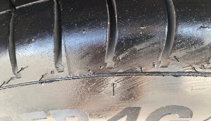 2022 Hyundai GRAND I10 NIOS ERA 1.2 KAPPA VTVT, Petrol, Manual, 58,830 km, Right Front Tyre Tread