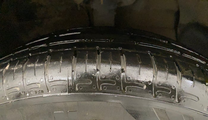 2020 Hyundai GRAND I10 NIOS SPORTZ AMT 1.2 KAPPA VTVT, Petrol, Automatic, 27,860 km, Right Front Tyre Tread