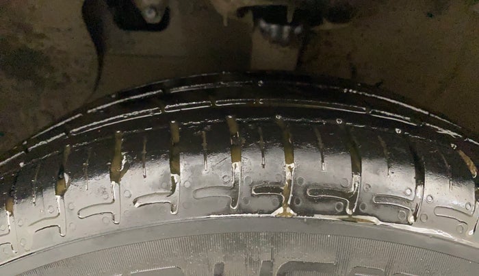 2020 Hyundai GRAND I10 NIOS SPORTZ AMT 1.2 KAPPA VTVT, Petrol, Automatic, 27,860 km, Left Front Tyre Tread