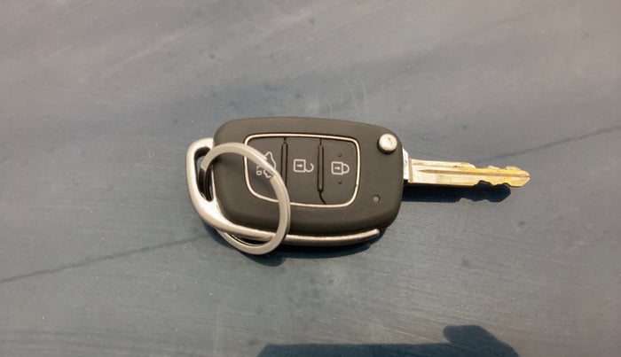 2020 Hyundai GRAND I10 NIOS SPORTZ AMT 1.2 KAPPA VTVT, Petrol, Automatic, 27,860 km, Key Close Up