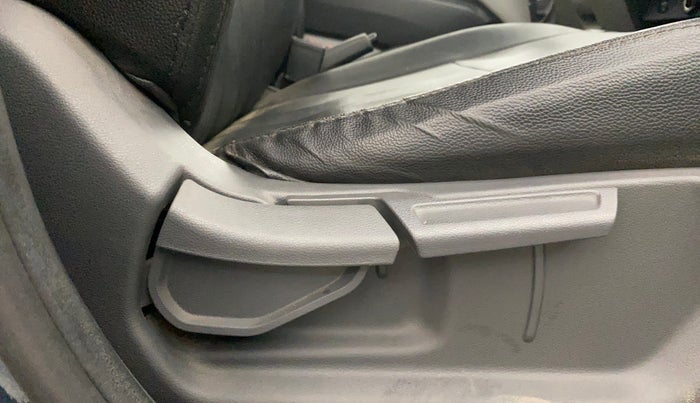 2020 Hyundai GRAND I10 NIOS SPORTZ AMT 1.2 KAPPA VTVT, Petrol, Automatic, 27,860 km, Driver Side Adjustment Panel