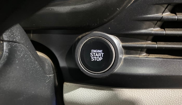 2025 Hyundai NEW I20 ASTA 1.2 MT, Petrol, Manual, 49,110 km, Keyless Start/ Stop Button