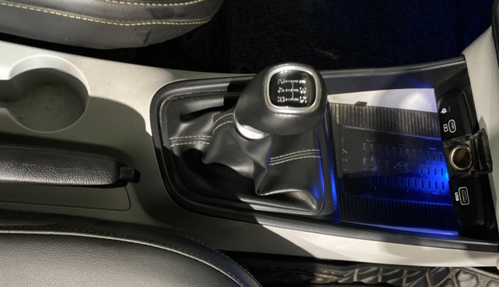 2025 Hyundai NEW I20 ASTA 1.2 MT, Petrol, Manual, 49,110 km, Gear Lever