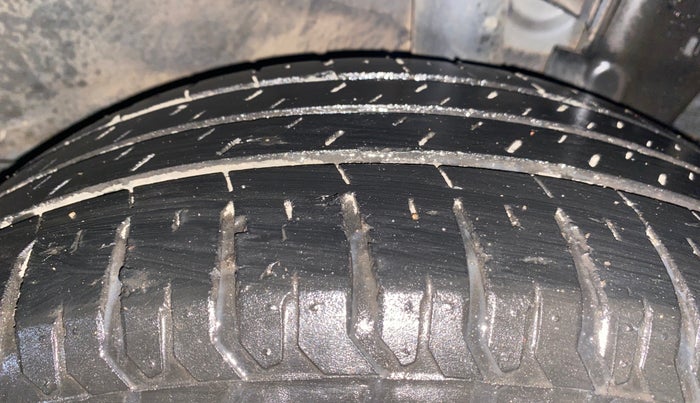 2025 Hyundai NEW I20 ASTA 1.2 MT, Petrol, Manual, 49,110 km, Left Rear Tyre Tread