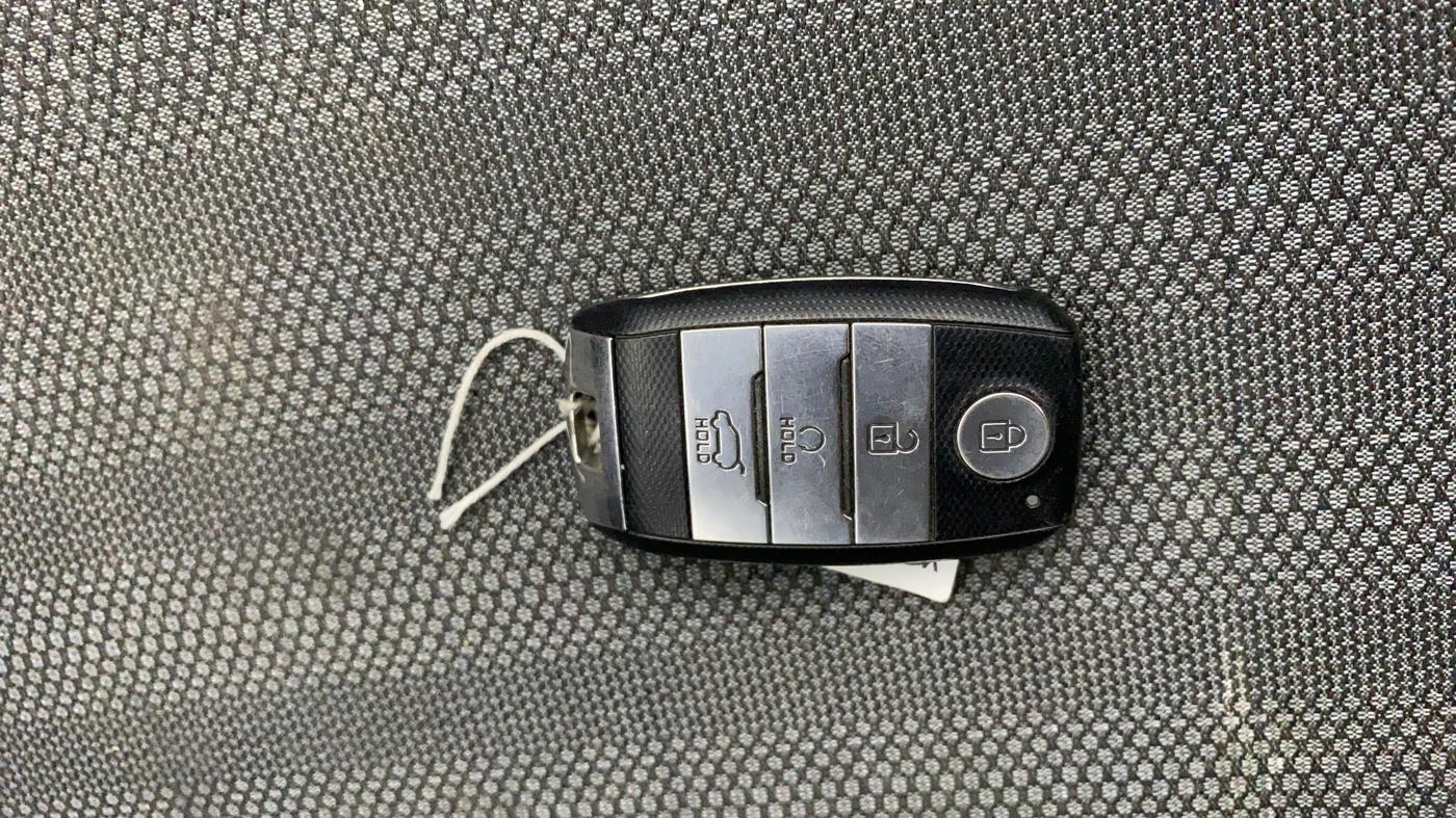 2023 KIA SONET HTK PLUS 1.0 IMT, Petrol, Manual, 41,049 km, Key Close Up