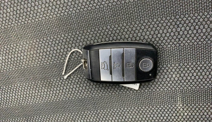 2023 KIA SONET HTK PLUS 1.0 IMT, Petrol, Manual, 41,049 km, Key Close Up