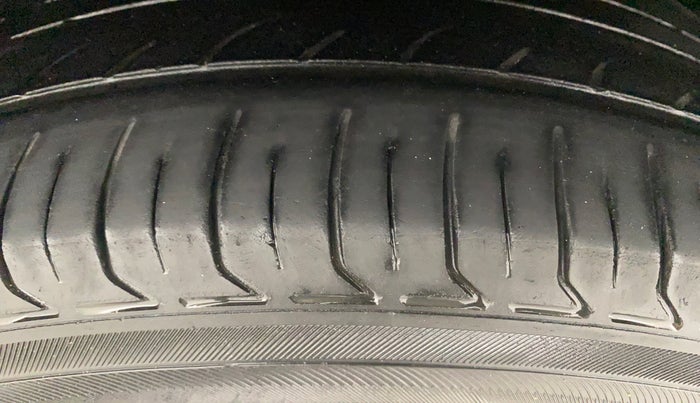 2022 Skoda KUSHAQ AMBITION 1.0L TSI MT, Petrol, Manual, 72,759 km, Left Rear Tyre Tread