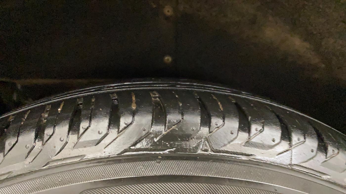 2018 Mahindra MARAZZO M2 8 STR, Diesel, Manual, 77,219 km, Right Rear Tyre Tread
