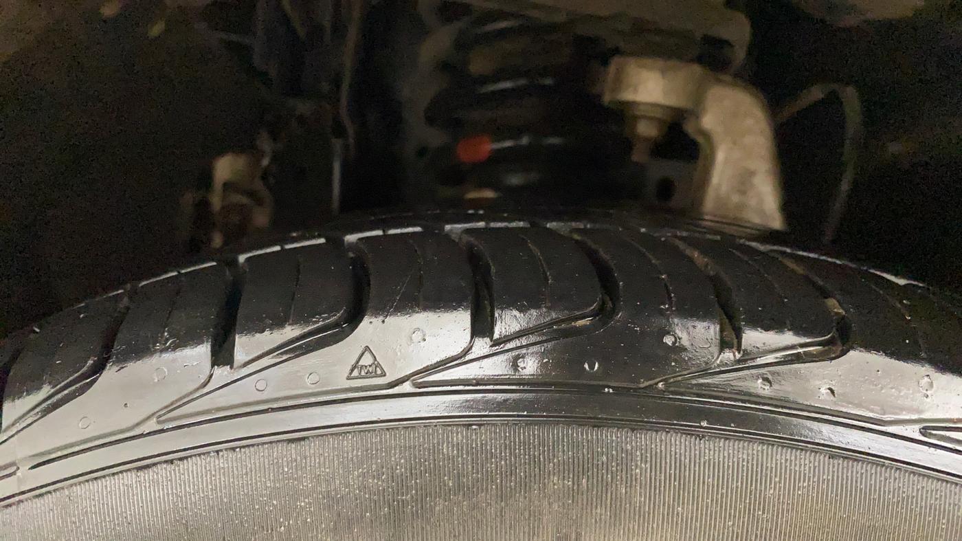2018 Mahindra MARAZZO M2 8 STR, Diesel, Manual, 77,219 km, Left Front Tyre Tread