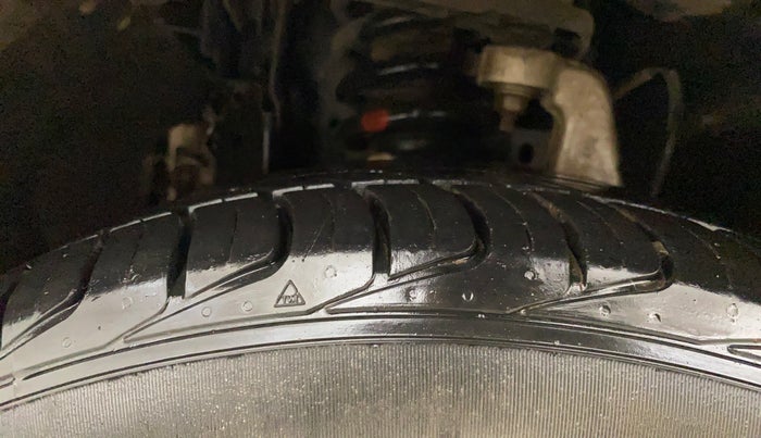 2018 Mahindra MARAZZO M2 8 STR, Diesel, Manual, 77,219 km, Left Front Tyre Tread