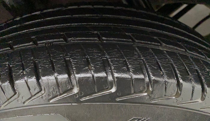 2018 Datsun Redi Go T(O) 1.0, Petrol, Manual, 46,291 km, Left Front Tyre Tread