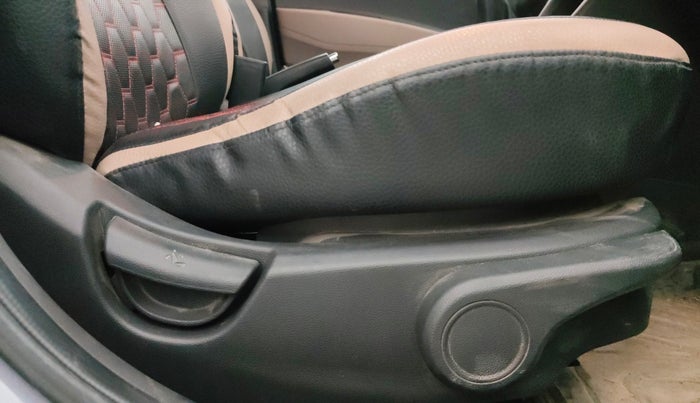 2018 Hyundai Grand i10 ASTA 1.2 KAPPA VTVT, Petrol, Manual, 54,740 km, Driver Side Adjustment Panel