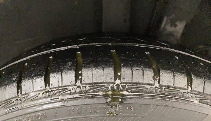 2017 Hyundai Grand i10 SPORTZ 1.2 KAPPA VTVT, Petrol, Manual, 18,097 km, Left Rear Tyre Tread