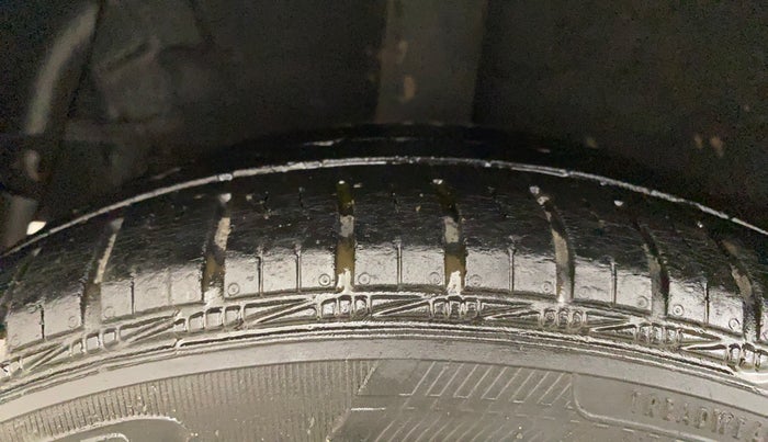 2017 Hyundai Grand i10 SPORTZ 1.2 KAPPA VTVT, Petrol, Manual, 18,097 km, Right Rear Tyre Tread