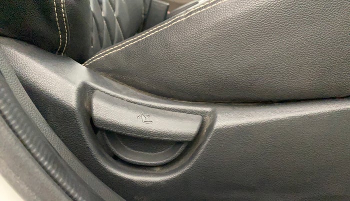 2017 Hyundai Grand i10 SPORTZ 1.2 KAPPA VTVT, Petrol, Manual, 18,097 km, Driver Side Adjustment Panel