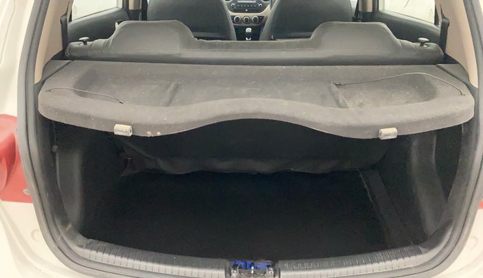 2017 Hyundai Grand i10 SPORTZ 1.2 KAPPA VTVT, Petrol, Manual, 18,097 km, Boot Inside