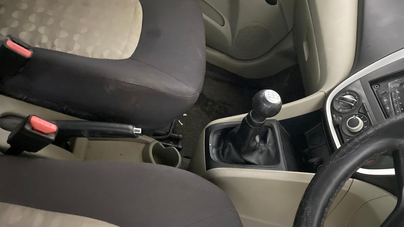 2015 Maruti Celerio VXI, Petrol, Manual, 14,879 km, Gear Lever
