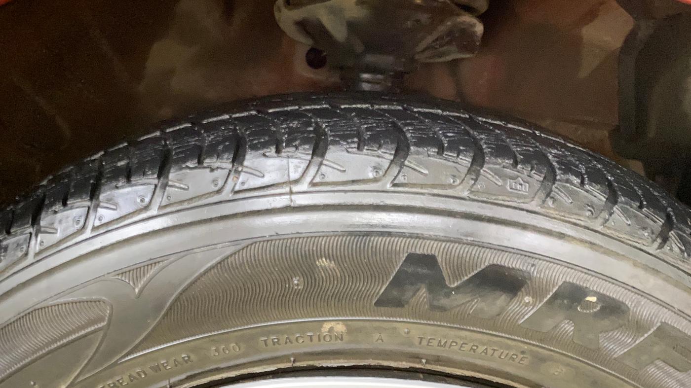 2015 Maruti Celerio VXI, Petrol, Manual, 14,879 km, Right Front Tyre Tread