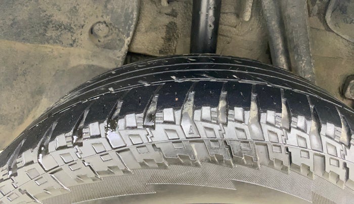 2017 Renault Duster RXS CVT, Petrol, Automatic, 1,09,289 km, Right Rear Tyre Tread