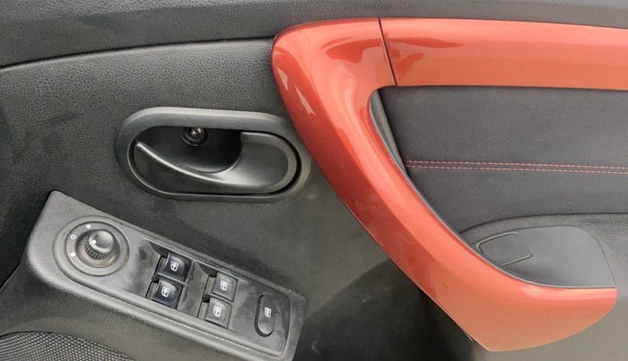 2017 Renault Duster RXS CVT, Petrol, Automatic, 1,09,289 km, Driver Side Door Panels Control