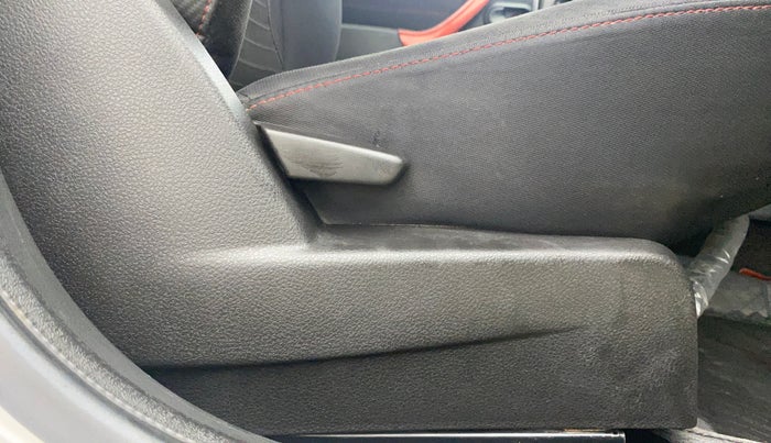 2017 Renault Duster RXS CVT, Petrol, Automatic, 1,09,289 km, Driver Side Adjustment Panel