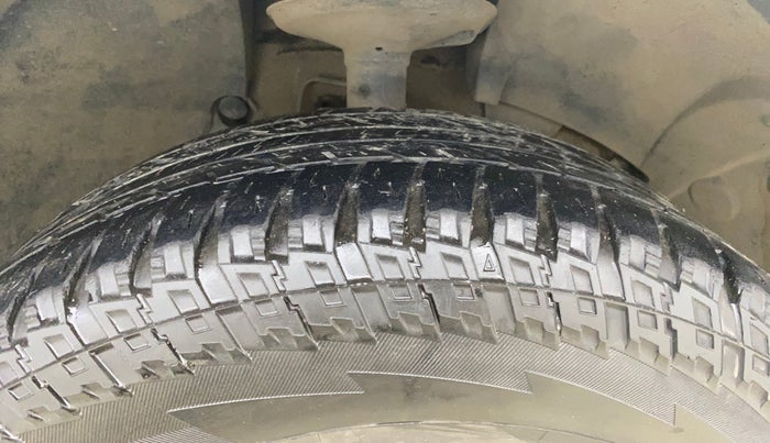 2017 Renault Duster RXS CVT, Petrol, Automatic, 1,09,289 km, Right Front Tyre Tread