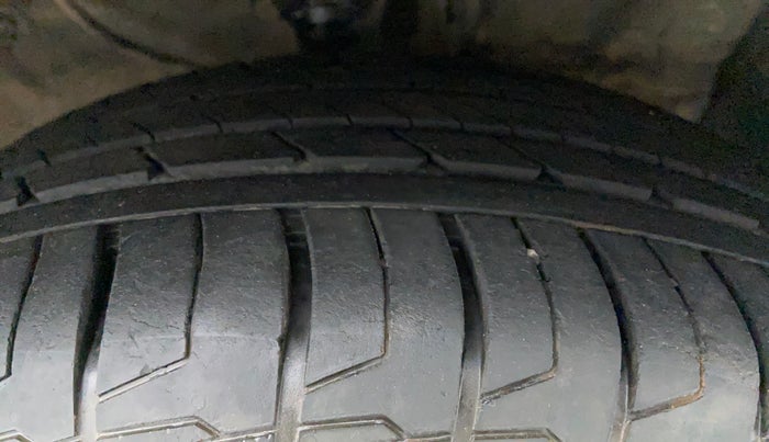 2016 Hyundai Creta SX PLUS AT 1.6 PETROL, Petrol, Automatic, 66,332 km, Right Front Tyre Tread