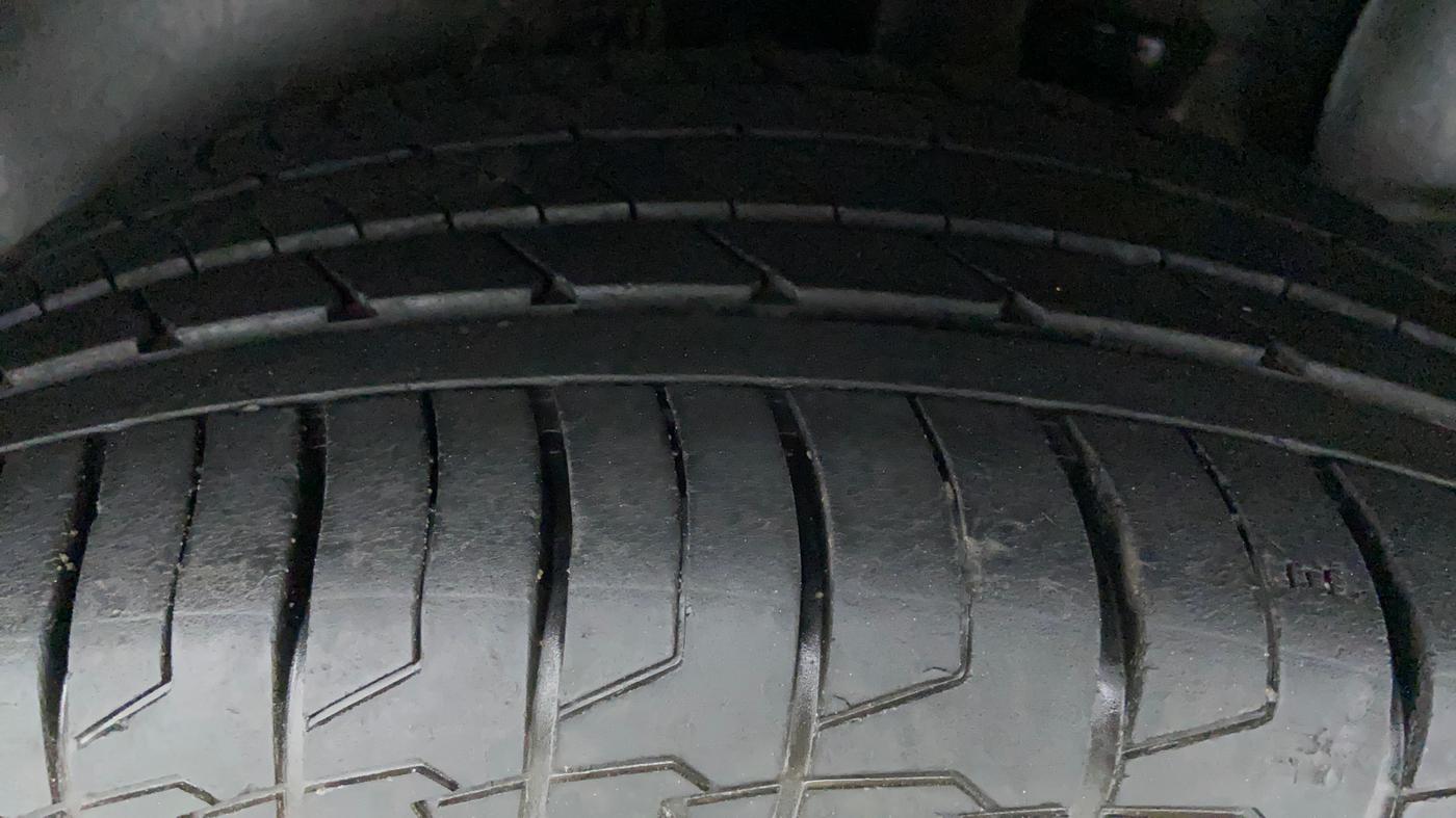 2016 Hyundai Creta SX PLUS AT 1.6 PETROL, Petrol, Automatic, 66,332 km, Left Rear Tyre Tread