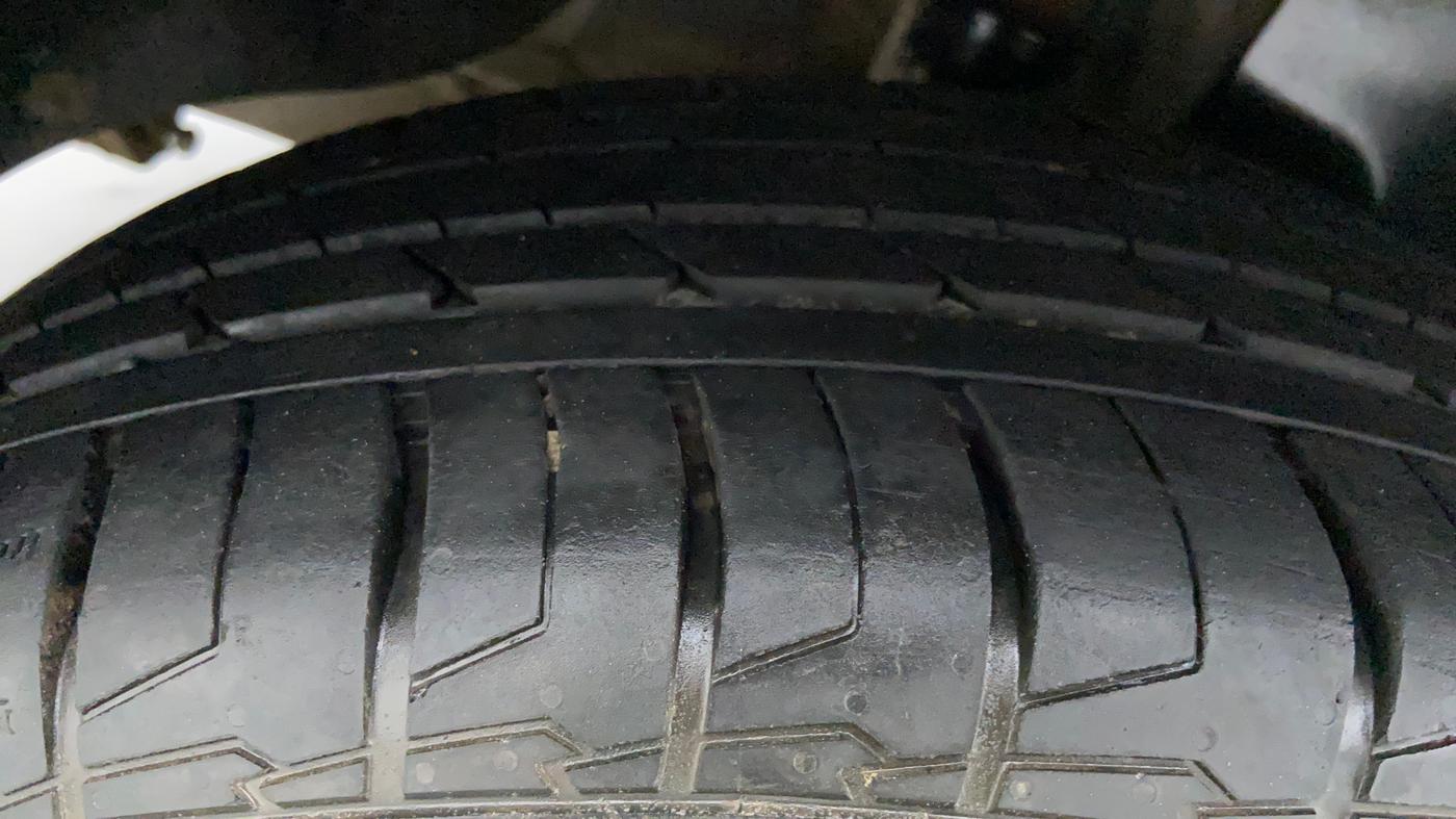 2016 Hyundai Creta SX PLUS AT 1.6 PETROL, Petrol, Automatic, 66,332 km, Right Rear Tyre Tread