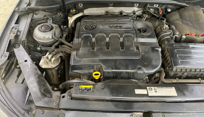 2018 Volkswagen Passat HIGHLINE DSG, Diesel, Automatic, 80,437 km, Engine View - Right