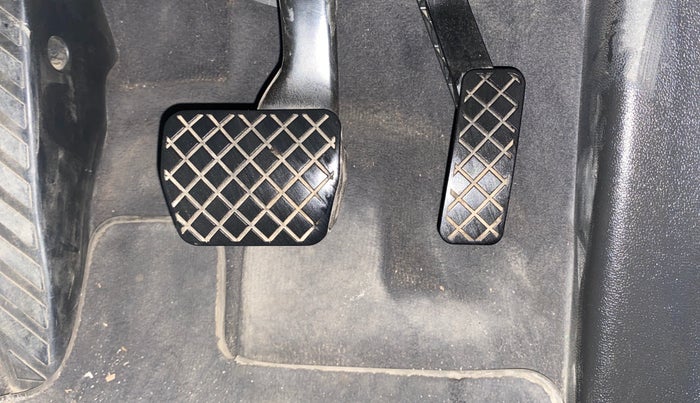 2018 Volkswagen Passat HIGHLINE DSG, Diesel, Automatic, 80,437 km, Pedals