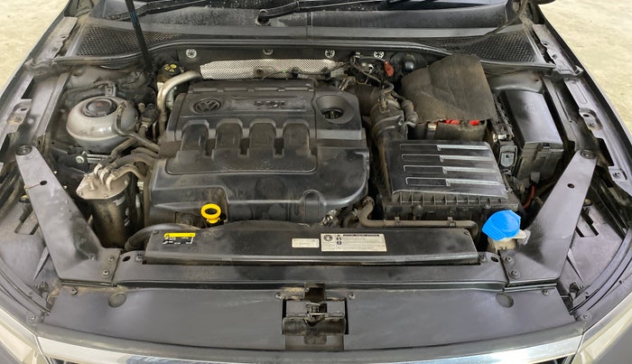 2018 Volkswagen Passat HIGHLINE DSG, Diesel, Automatic, 80,437 km, Engine View