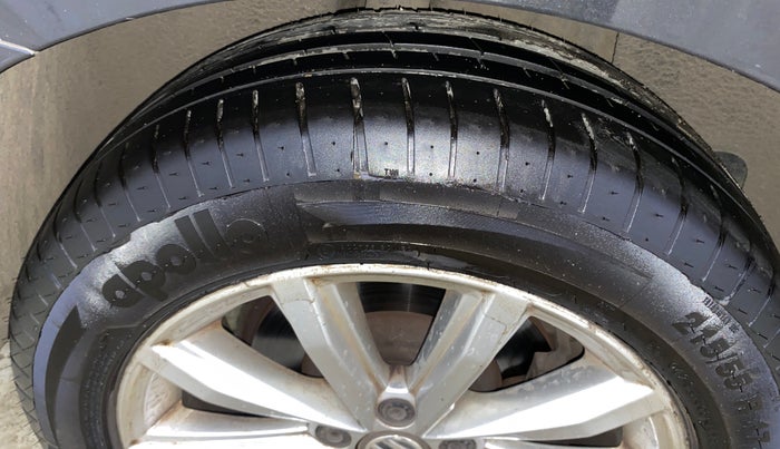 2018 Volkswagen Passat HIGHLINE DSG, Diesel, Automatic, 80,437 km, Right Rear Tyre Tread