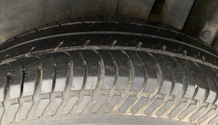 2012 Maruti Swift VXI, Petrol, Manual, 47,169 km, Left Rear Tyre Tread
