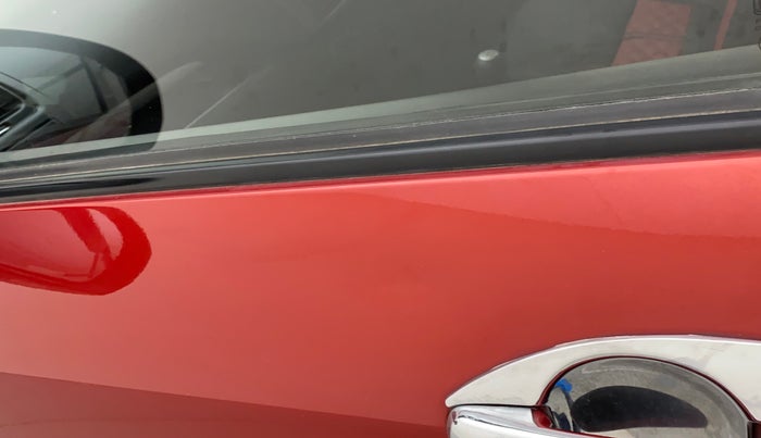 2012 Maruti Swift VXI, Petrol, Manual, 47,169 km, Front passenger door - Slightly dented