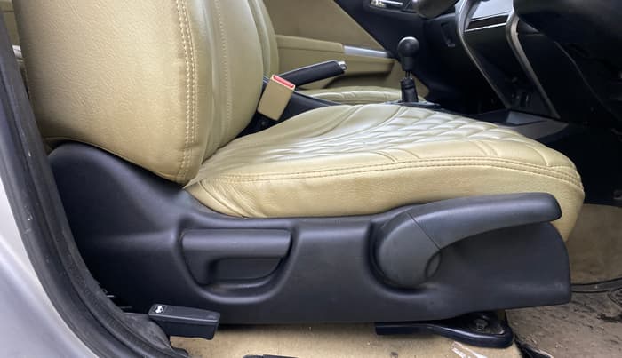 2014 Honda City 1.5L I-DTEC V, Diesel, Manual, 74,479 km, Driver Side Adjustment Panel