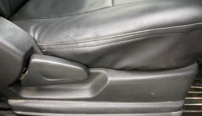 2018 Renault Kwid RXT 0.8, Petrol, Manual, 22,812 km, Driver Side Adjustment Panel