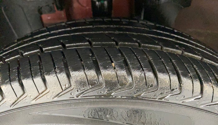 2018 Renault Kwid RXT 0.8, Petrol, Manual, 22,812 km, Left Front Tyre Tread