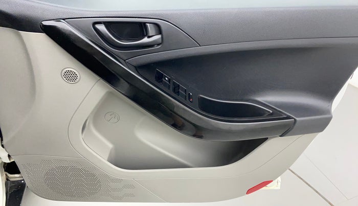 2018 Tata NEXON XM PETROL, Petrol, Manual, 61,334 km, Driver Side Door Panels Control