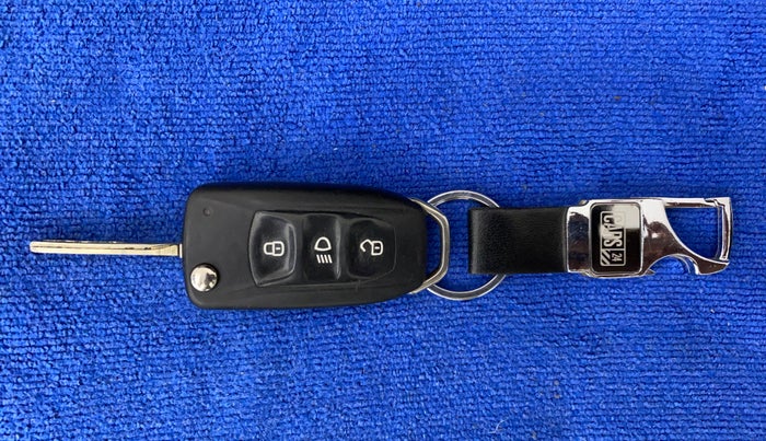 2018 Tata NEXON XM PETROL, Petrol, Manual, 61,334 km, Key Close Up