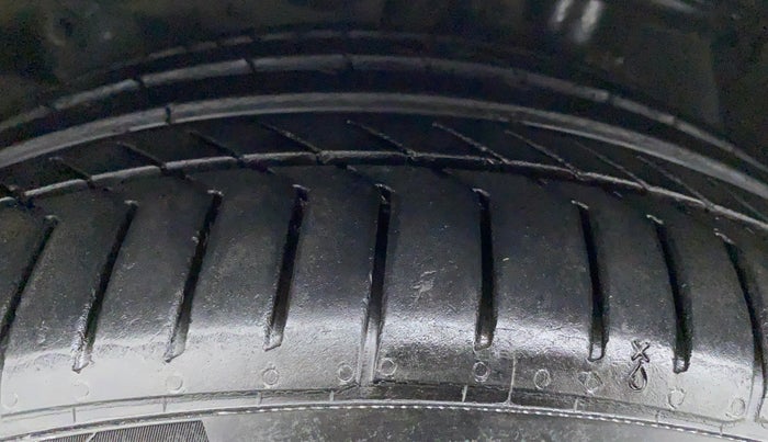 2014 Mercedes Benz C Class EDITION C, Diesel, Automatic, 61,657 km, Left Rear Tyre Tread
