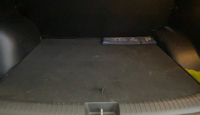 2015 Hyundai Creta S 1.6 PETROL, Petrol, Manual, 84,475 km, Boot Inside