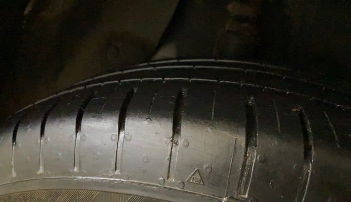 2015 Hyundai Creta S 1.6 PETROL, Petrol, Manual, 84,475 km, Right Rear Tyre Tread