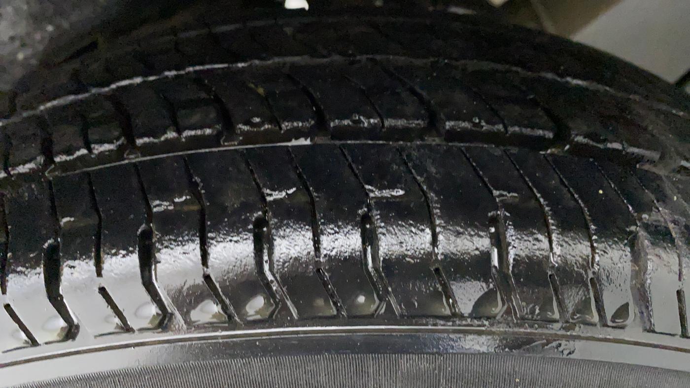 2012 Maruti A Star VXI ABS AT, Petrol, Automatic, 60,830 km, Left Front Tyre Tread