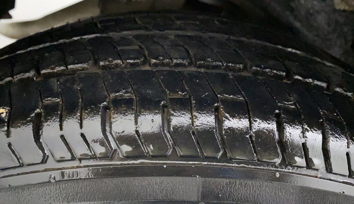 2012 Maruti A Star VXI ABS AT, Petrol, Automatic, 60,830 km, Right Rear Tyre Tread