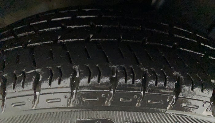 2015 Hyundai Xcent S 1.2, Petrol, Manual, 82,009 km, Right Rear Tyre Tread